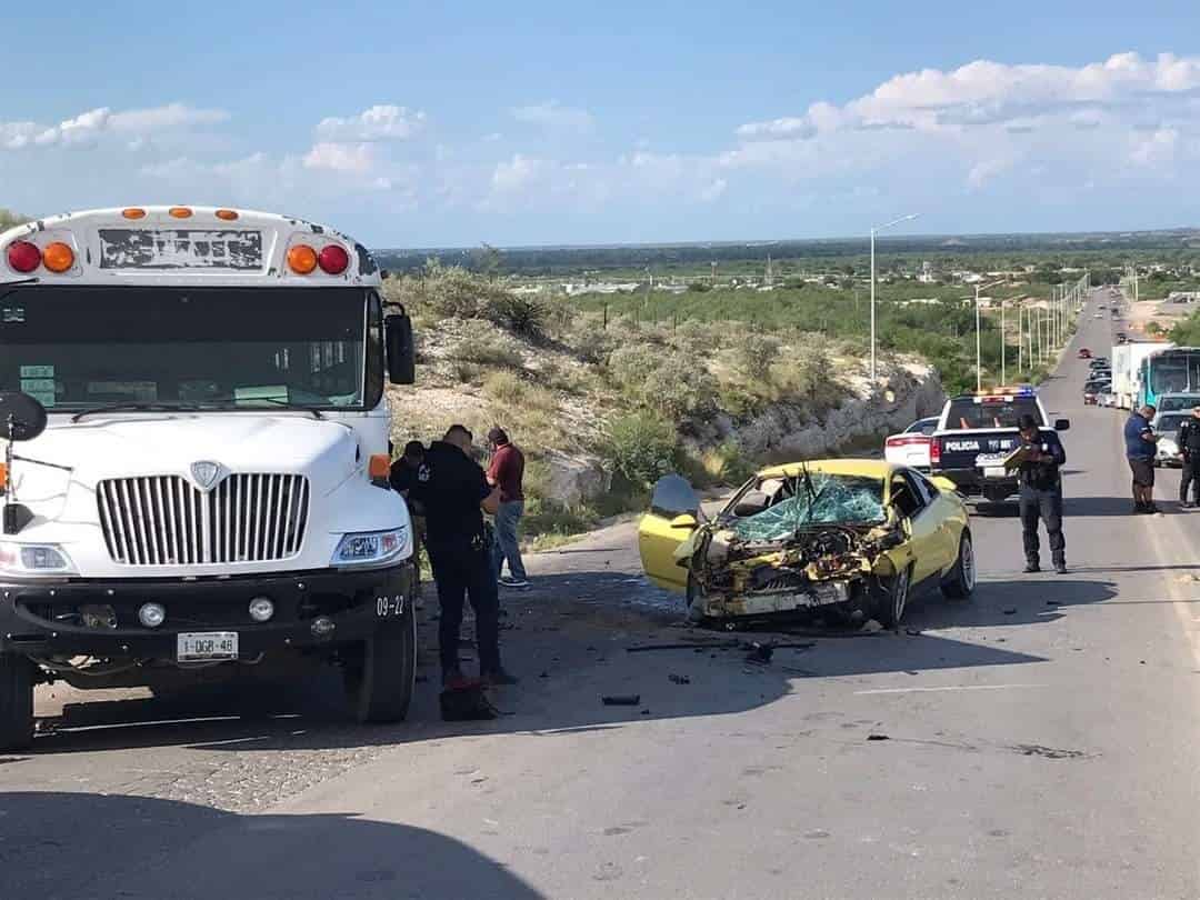 Resultan 3 lesionados en encontronazo