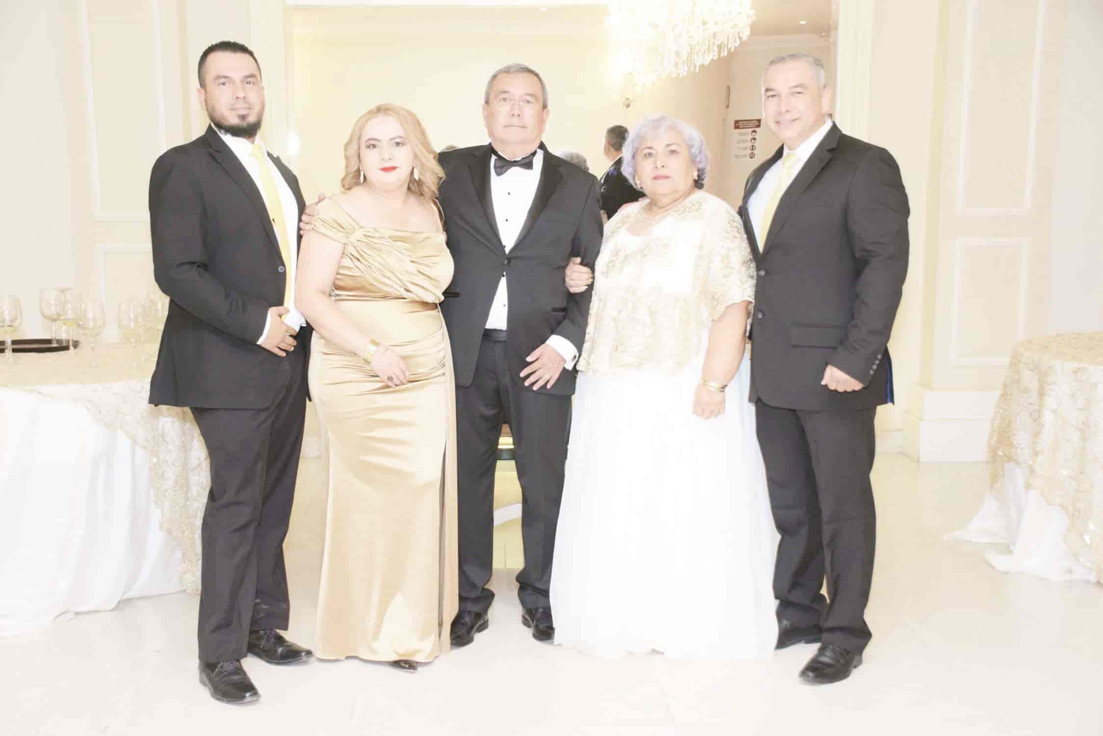 Candelaria y Jesús celebran Bodas de oro