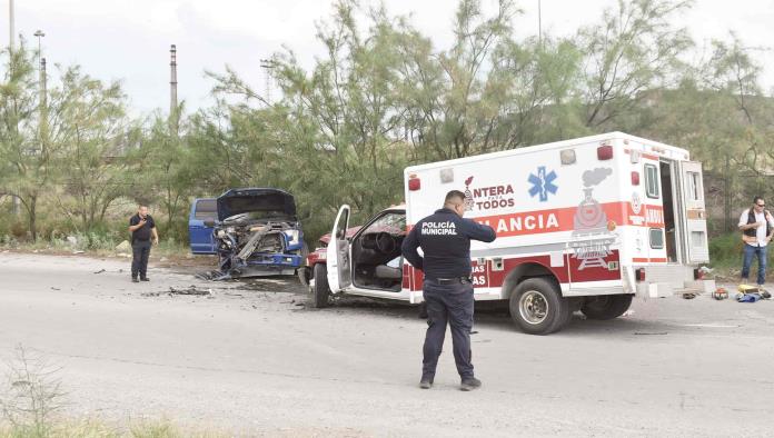 Embiste cafre a ambulancia y Abandona a niño de 5 años.