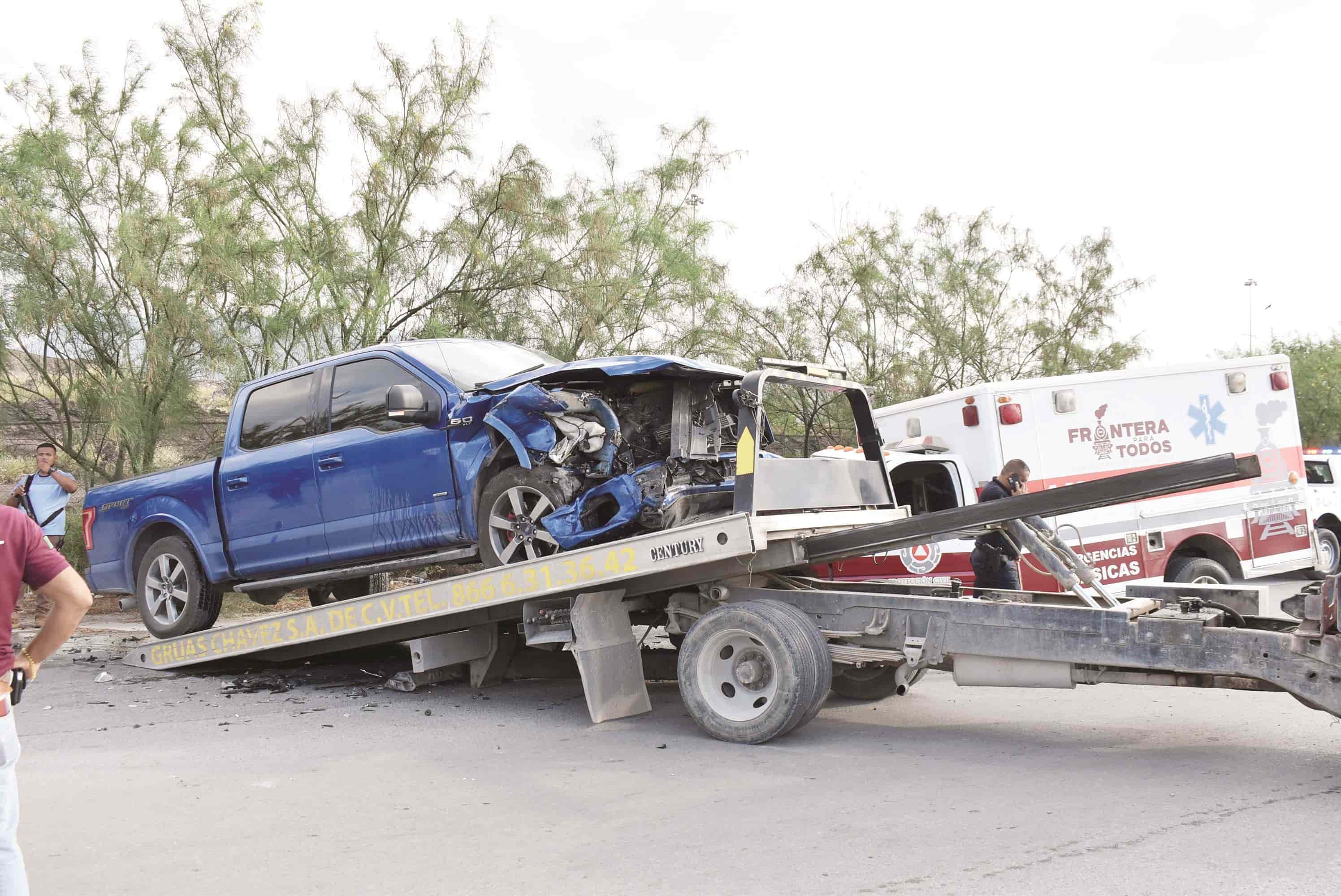 Embiste cafre a ambulancia y Abandona a niño de 5 años.