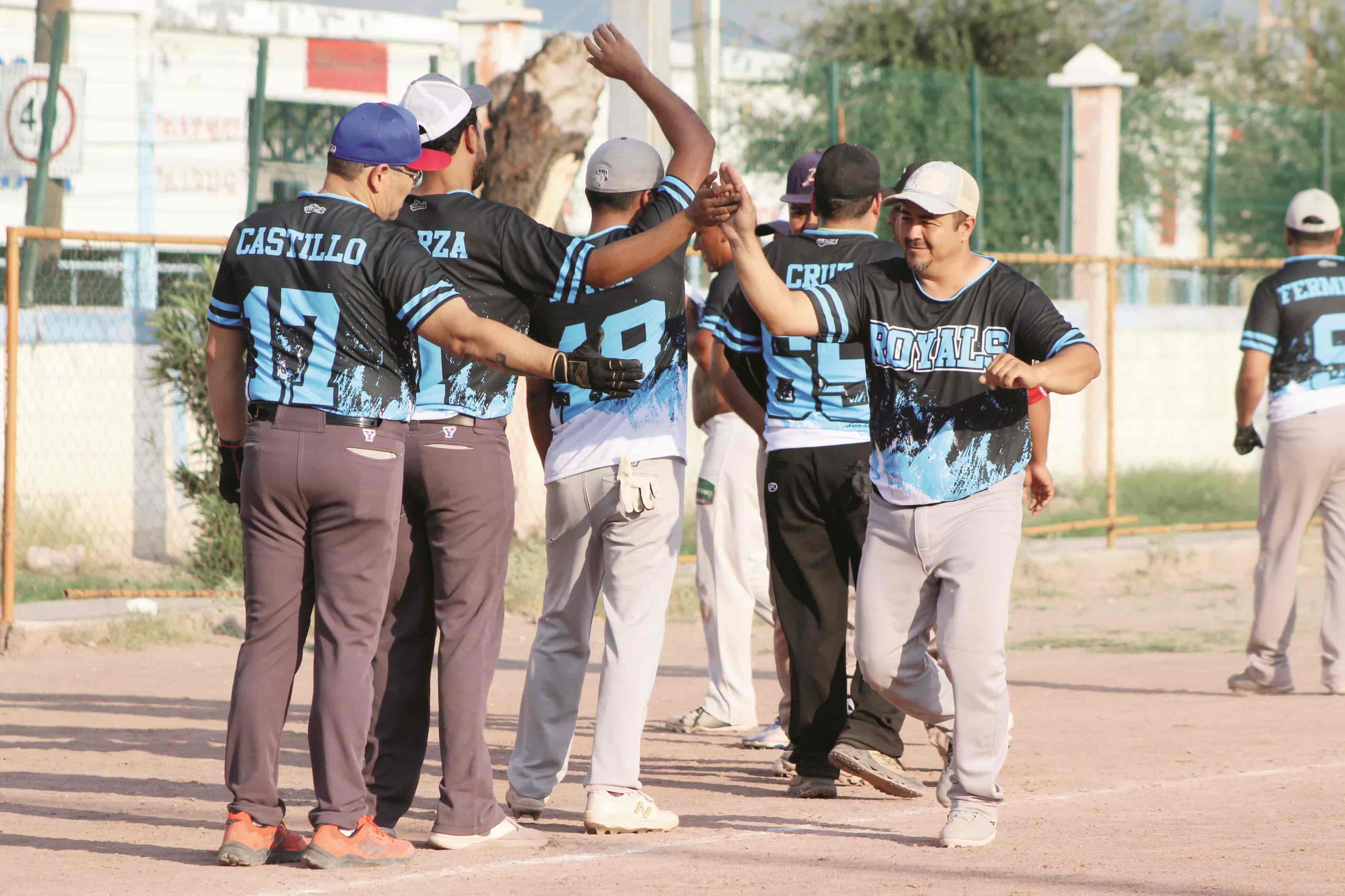 Royals derrota a los Parientes