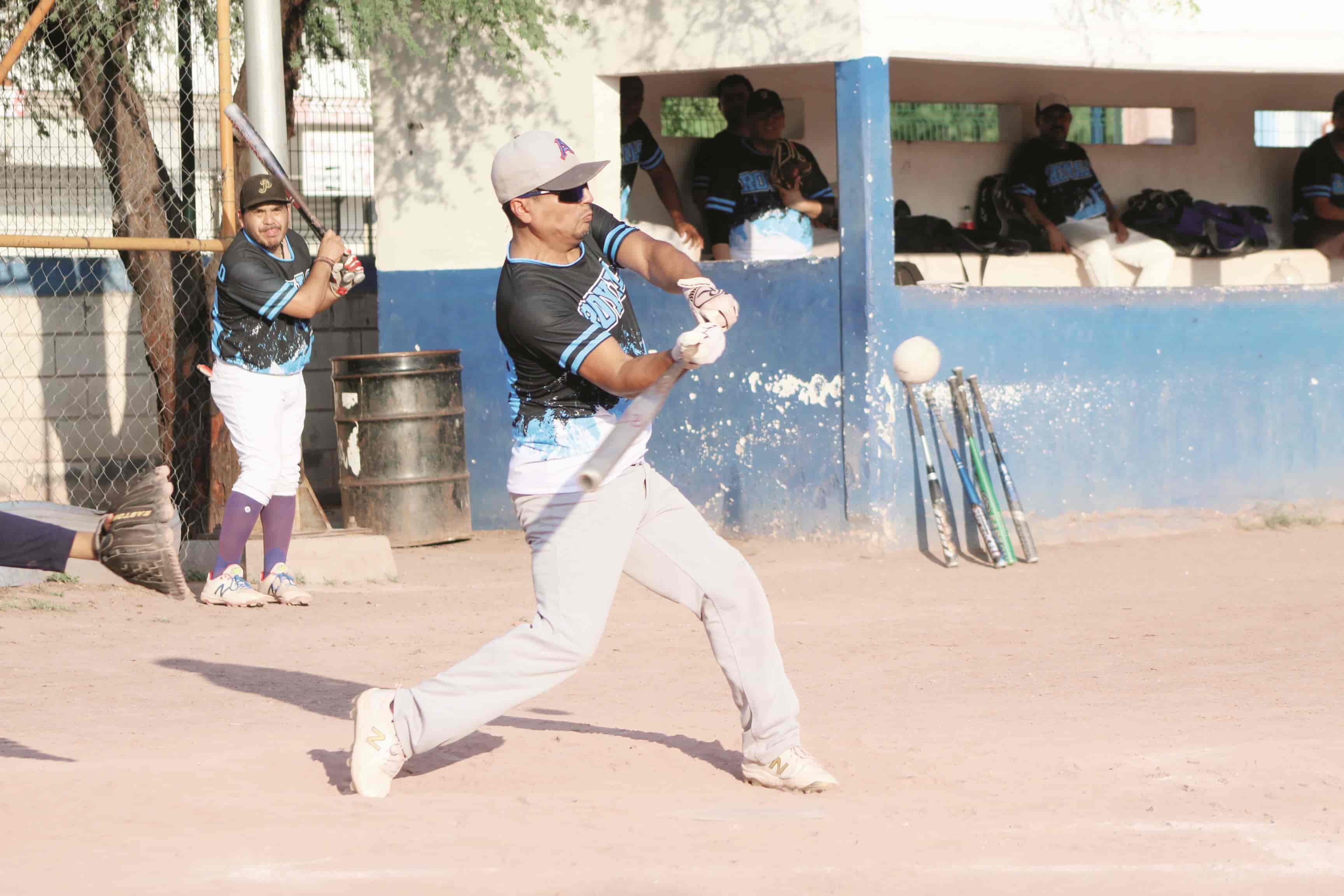 Royals derrota a los Parientes