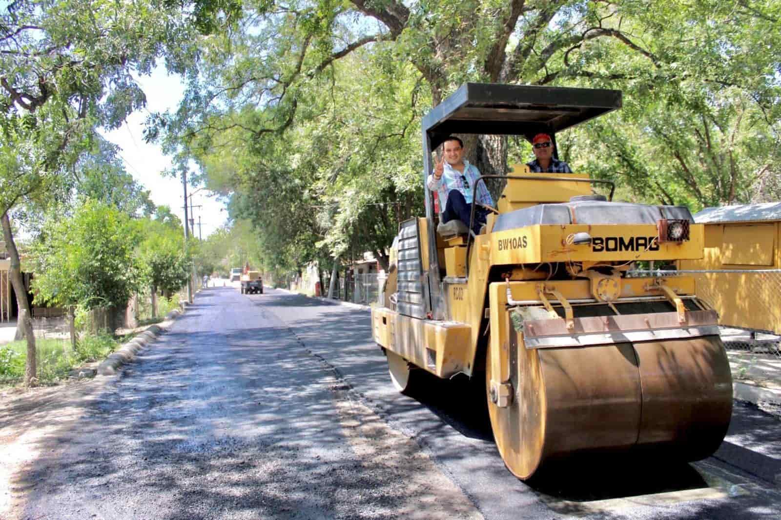 Supervisa Pepe Díaz obra de pavimentación