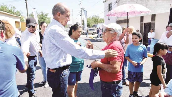 Entrega Mario Dávila, obra de pavimentación