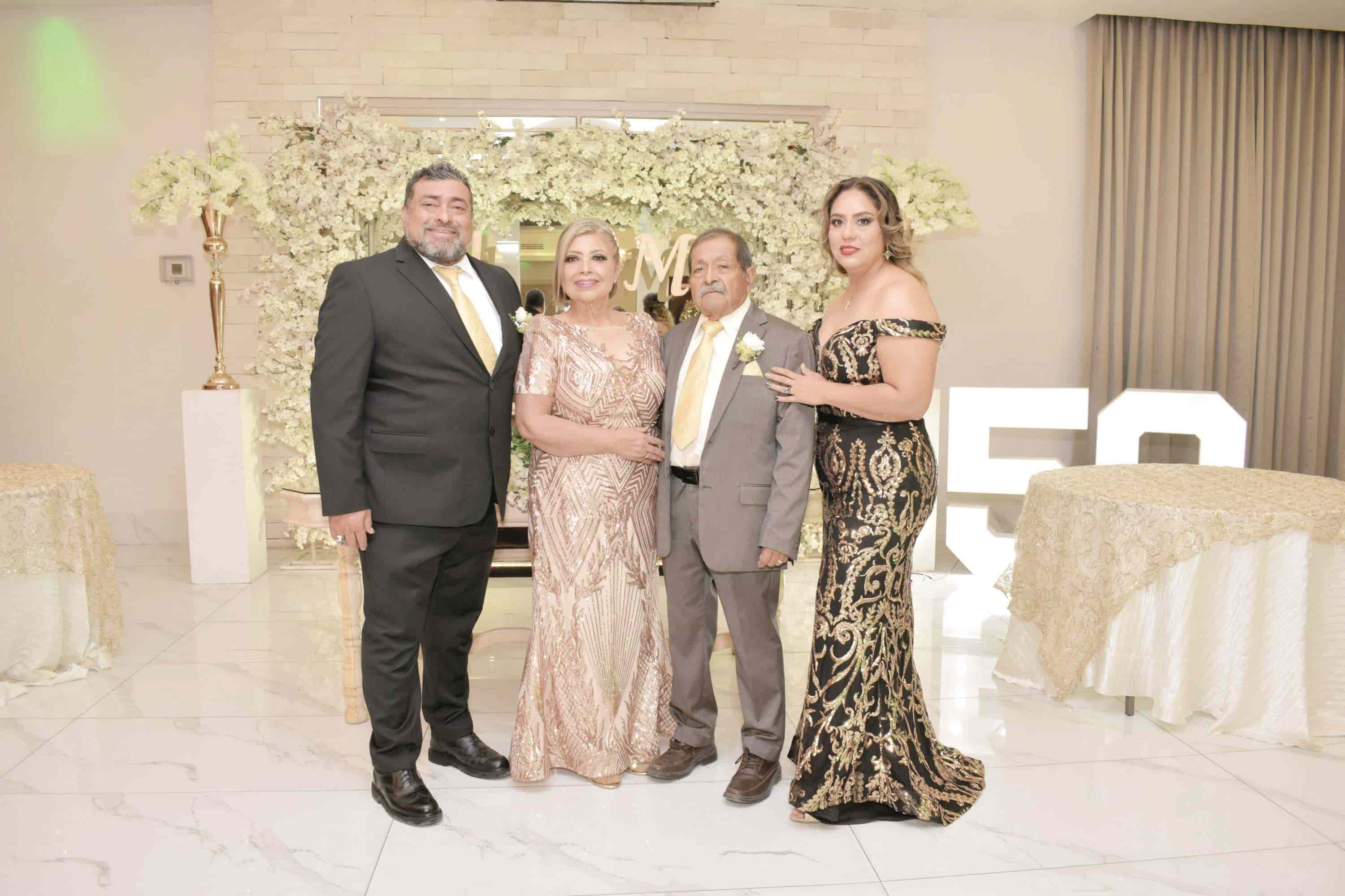 María de Jesús y Arturo celebran 50 aniversario