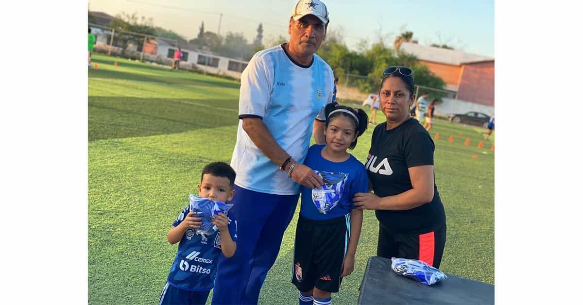 Atlético Monclova Femenil regala uniformes