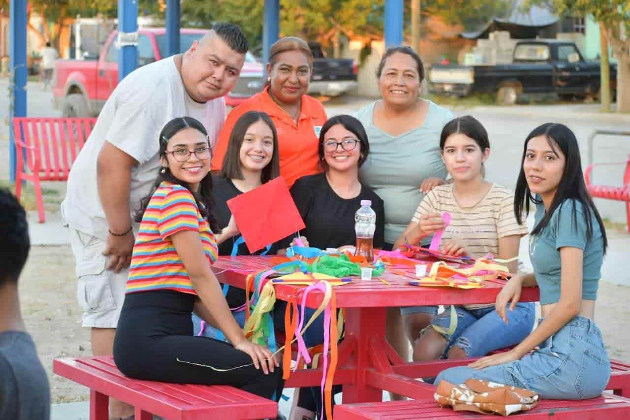 Realizan taller de papalotes