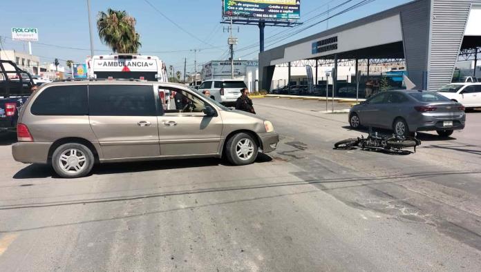 Manda a ‘volar’ a motociclista