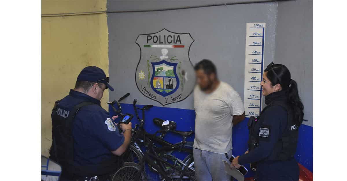 Hallan a ‘Policía’ drogándose