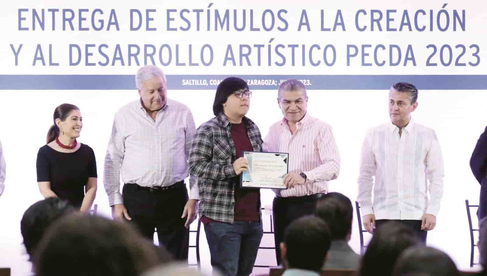 Entregan estímulos a ganadores del Pecda 2023