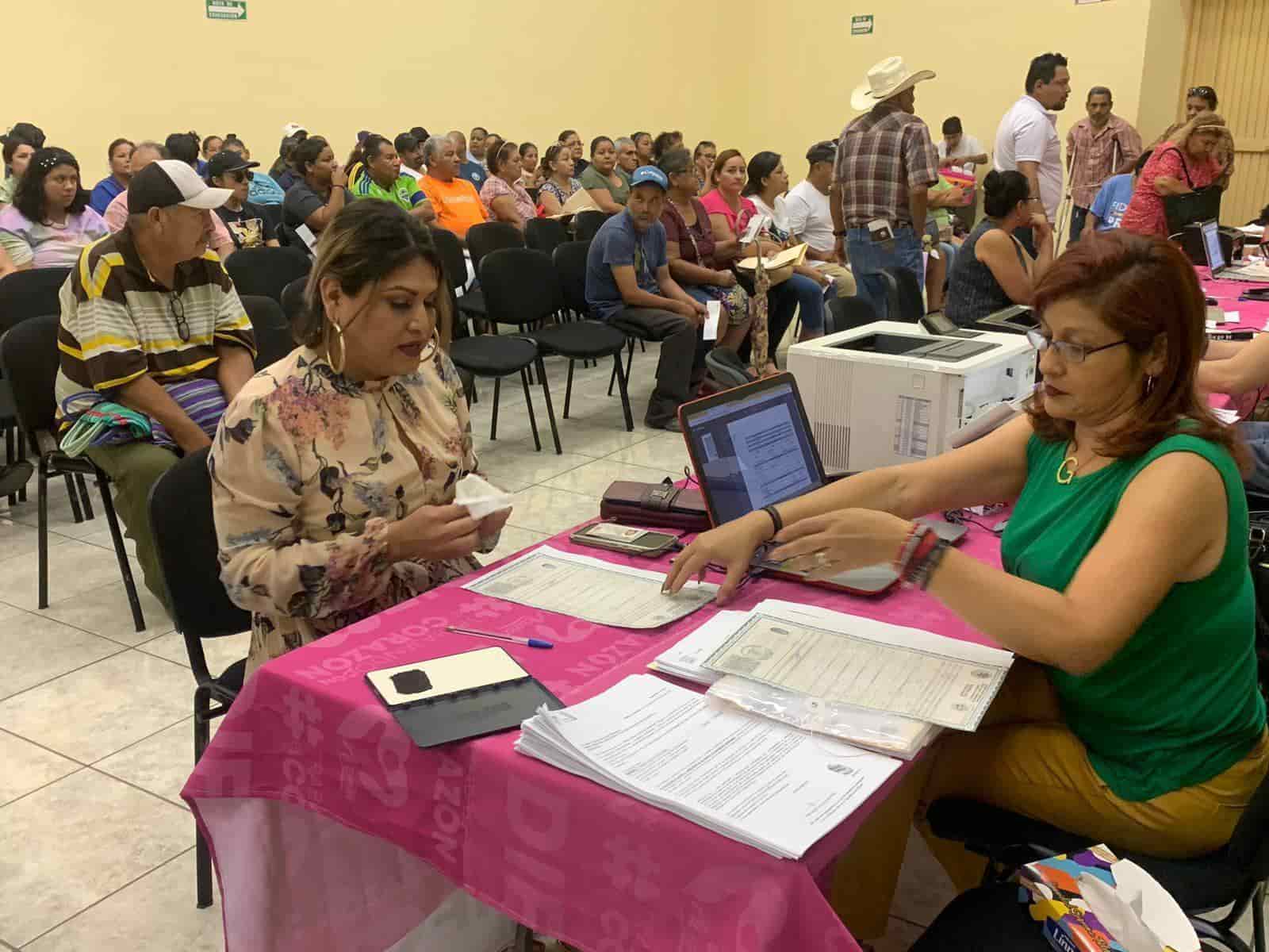 Aprovechan brigada del registro civil para cambio de identidad