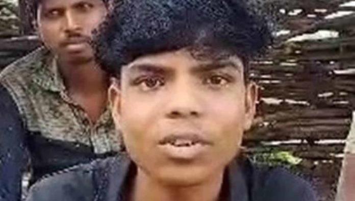 Adoran a adolescente como un dios en India porque tiene una cola de 60 centímetros