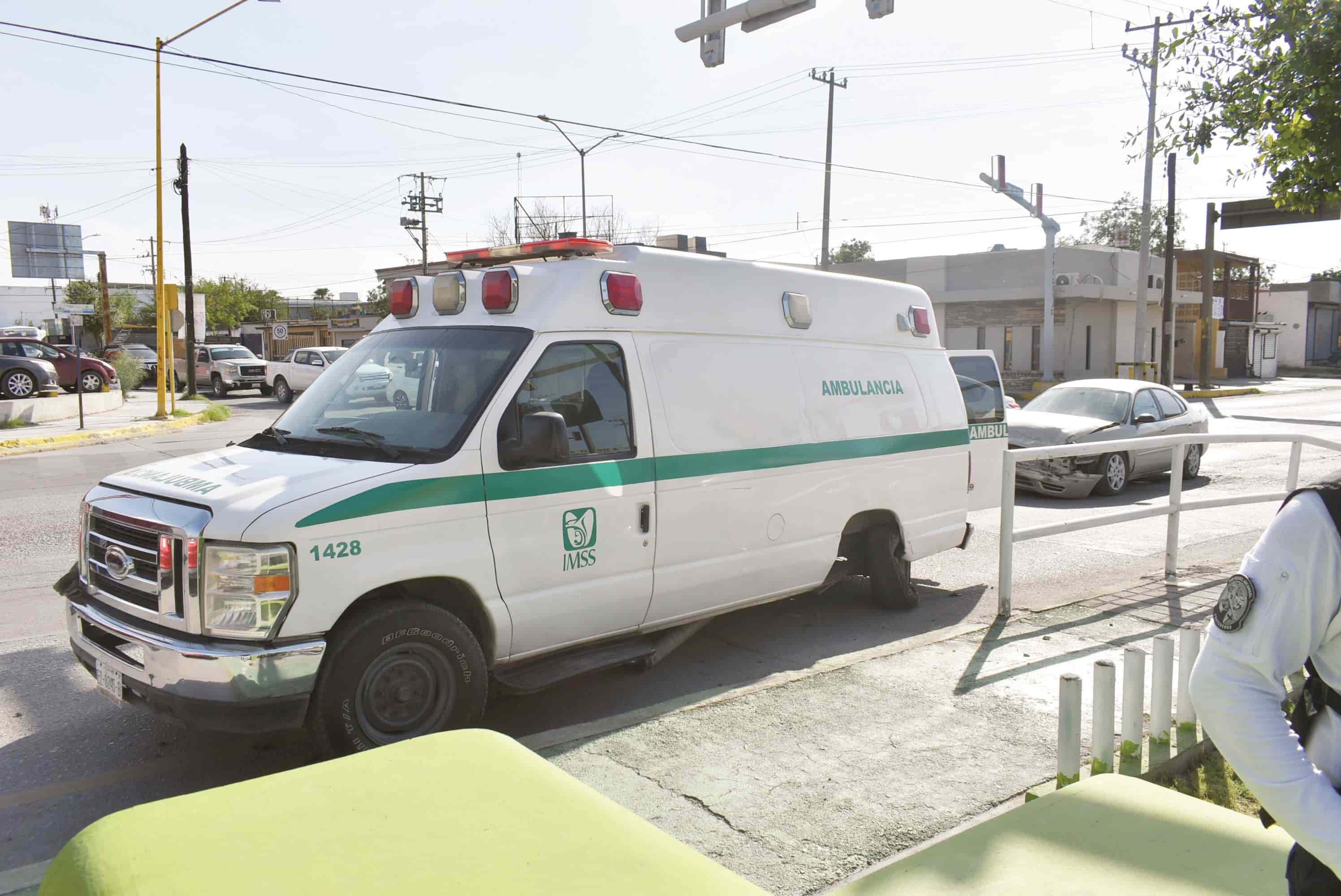 Choca ambulancia con paciente grave