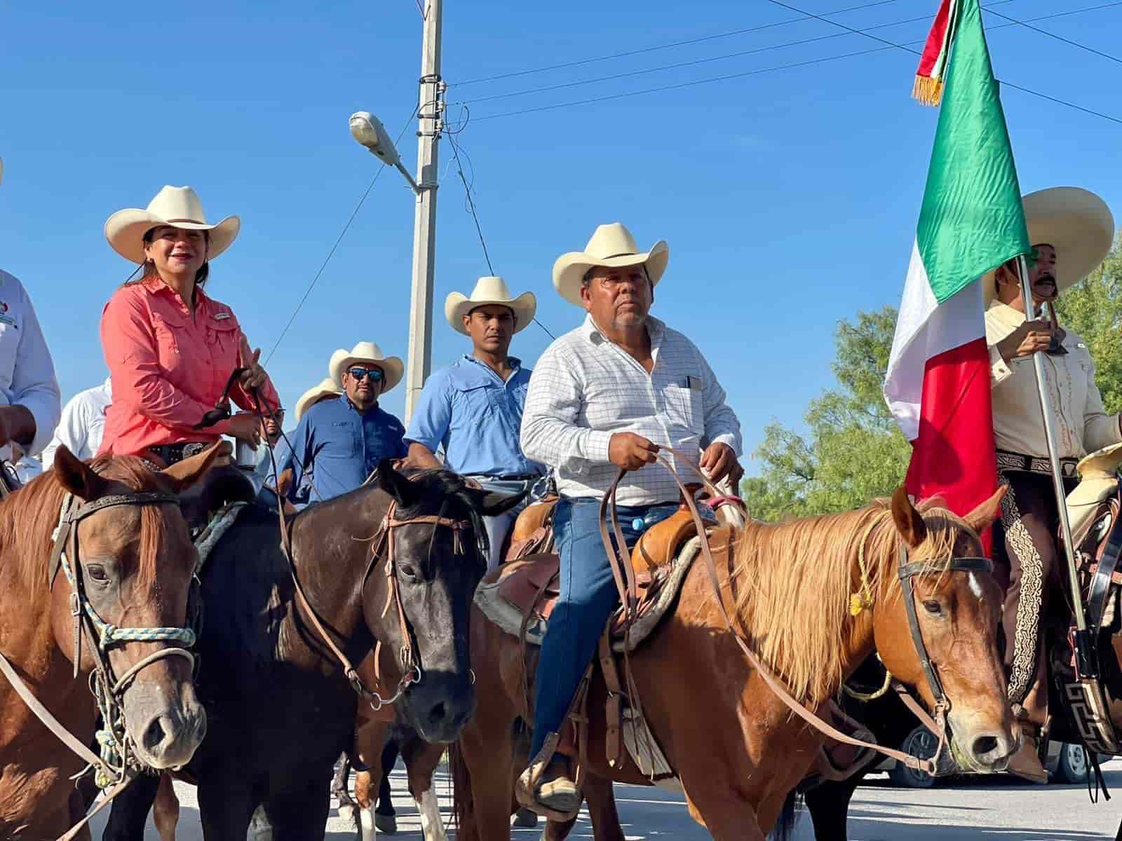 Ejidos felices con gran fiesta