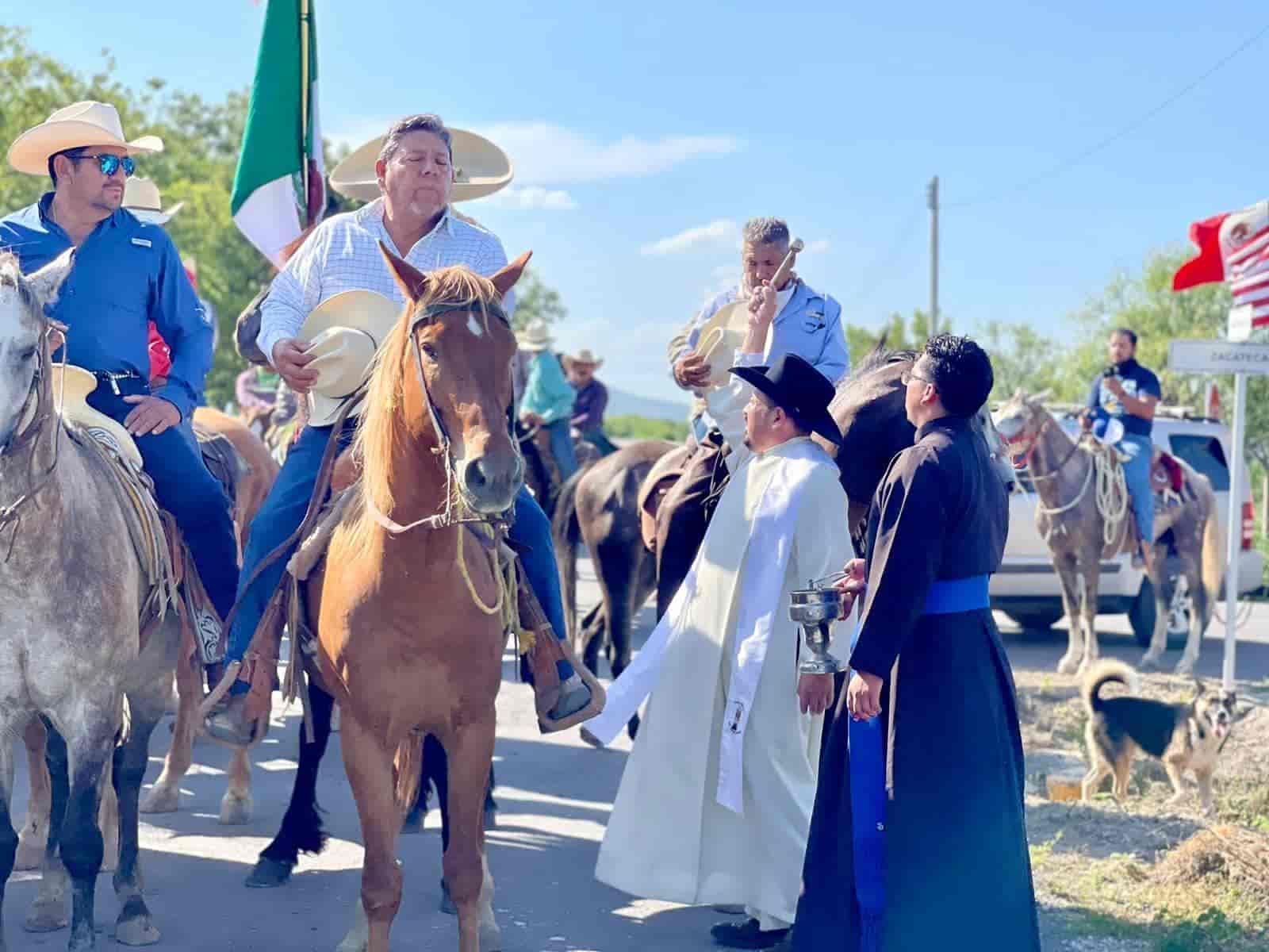 Ejidos felices con gran fiesta