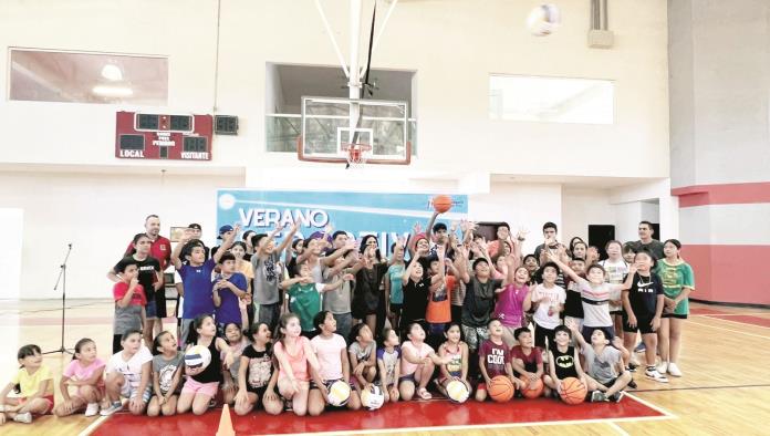 Asisten niños al Verano Deportivo