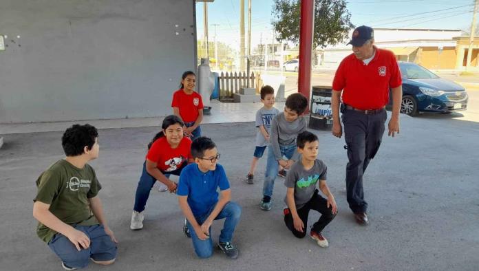 Capacita Unión de Bomberos a niños y jóvenes ante contingencias Monclova