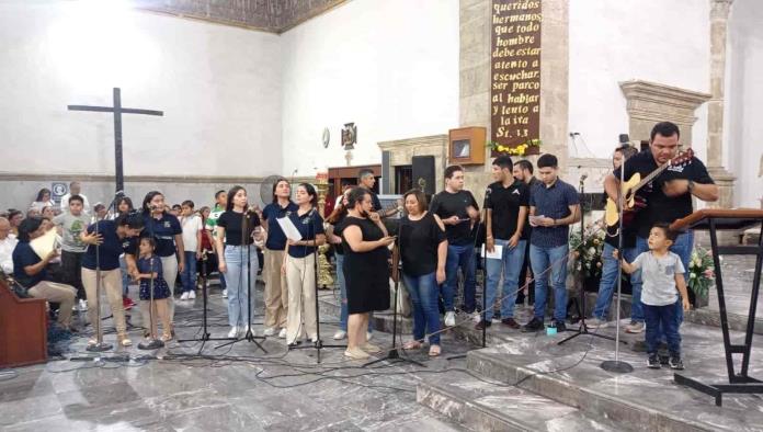 Realizan concierto a favor de obreros