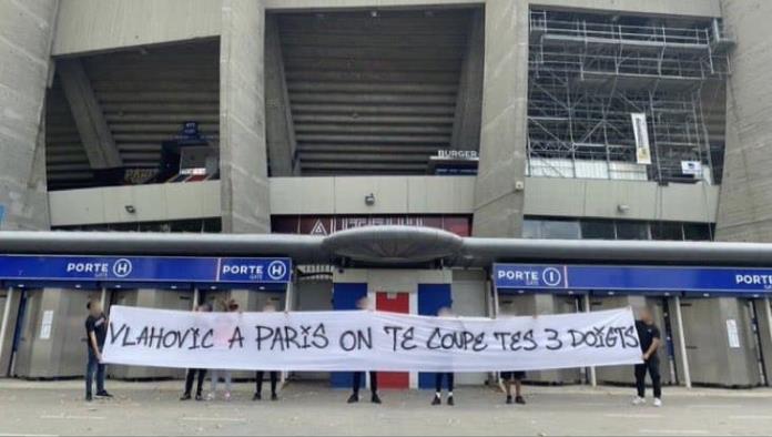 Hinchas del PSG amenazan a delantero si este llega al equipo parisino