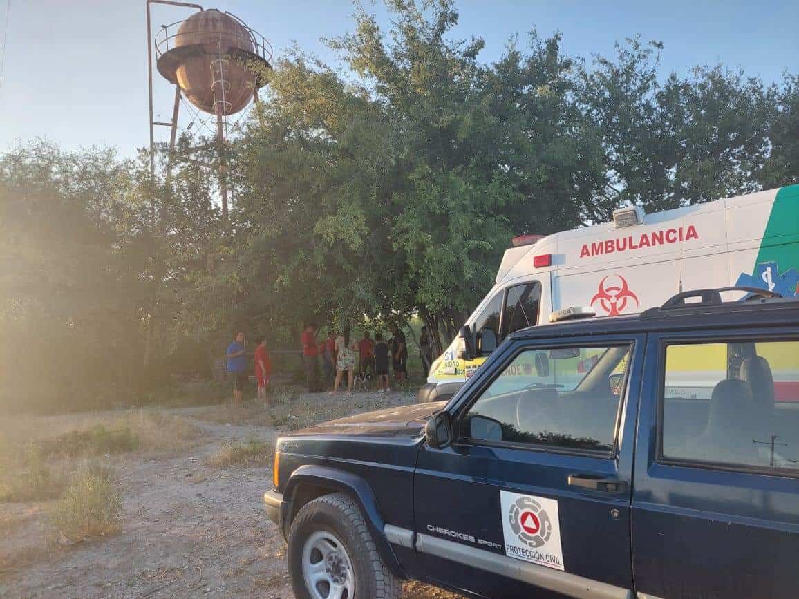 Encuentran a menor de 5 años arriba de un tanque