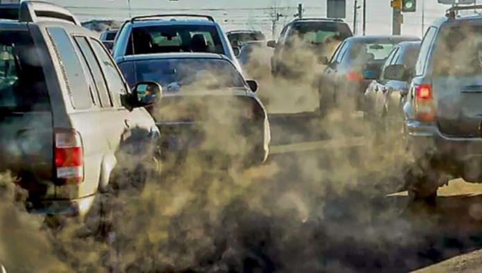 Autos sin catalizador los más contaminantes