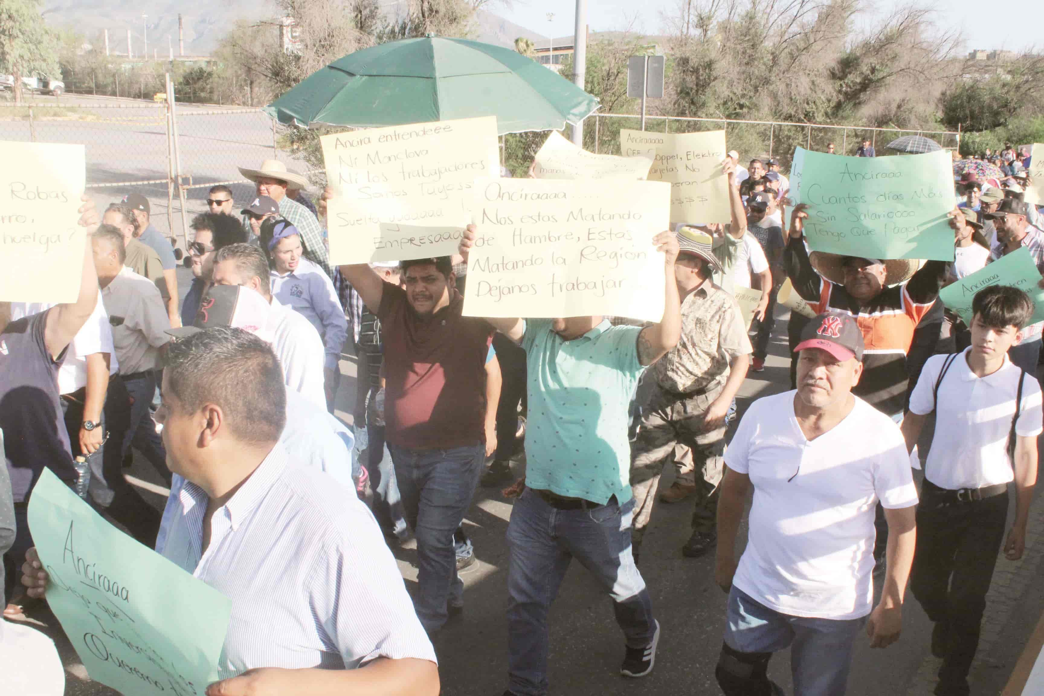 Cerca de 3 mil monclovenses marchan contra Alonso Ancira