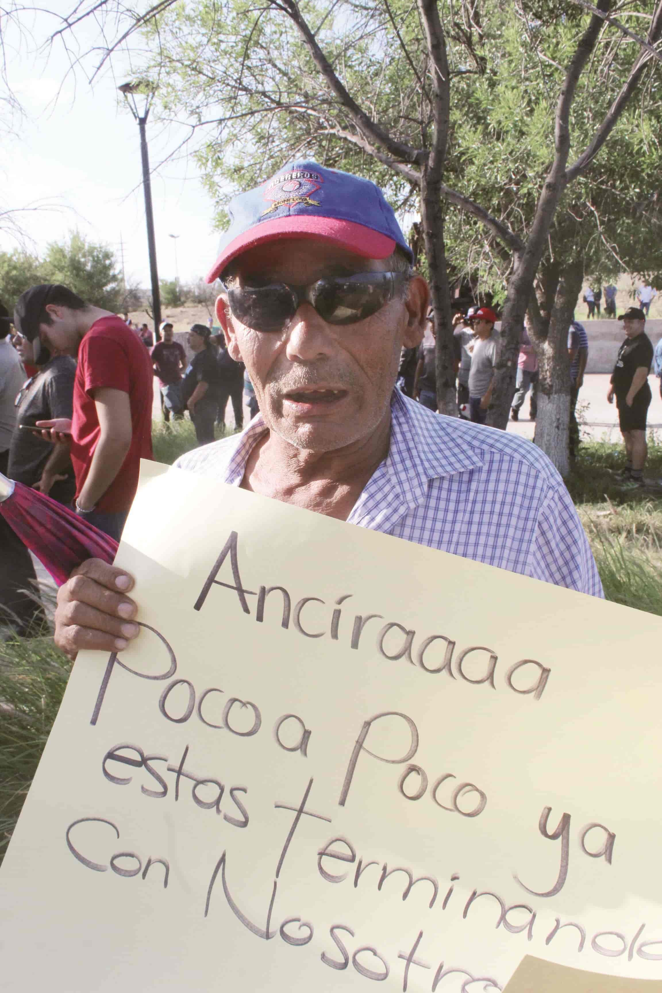 Cerca de 3 mil monclovenses marchan contra Alonso Ancira