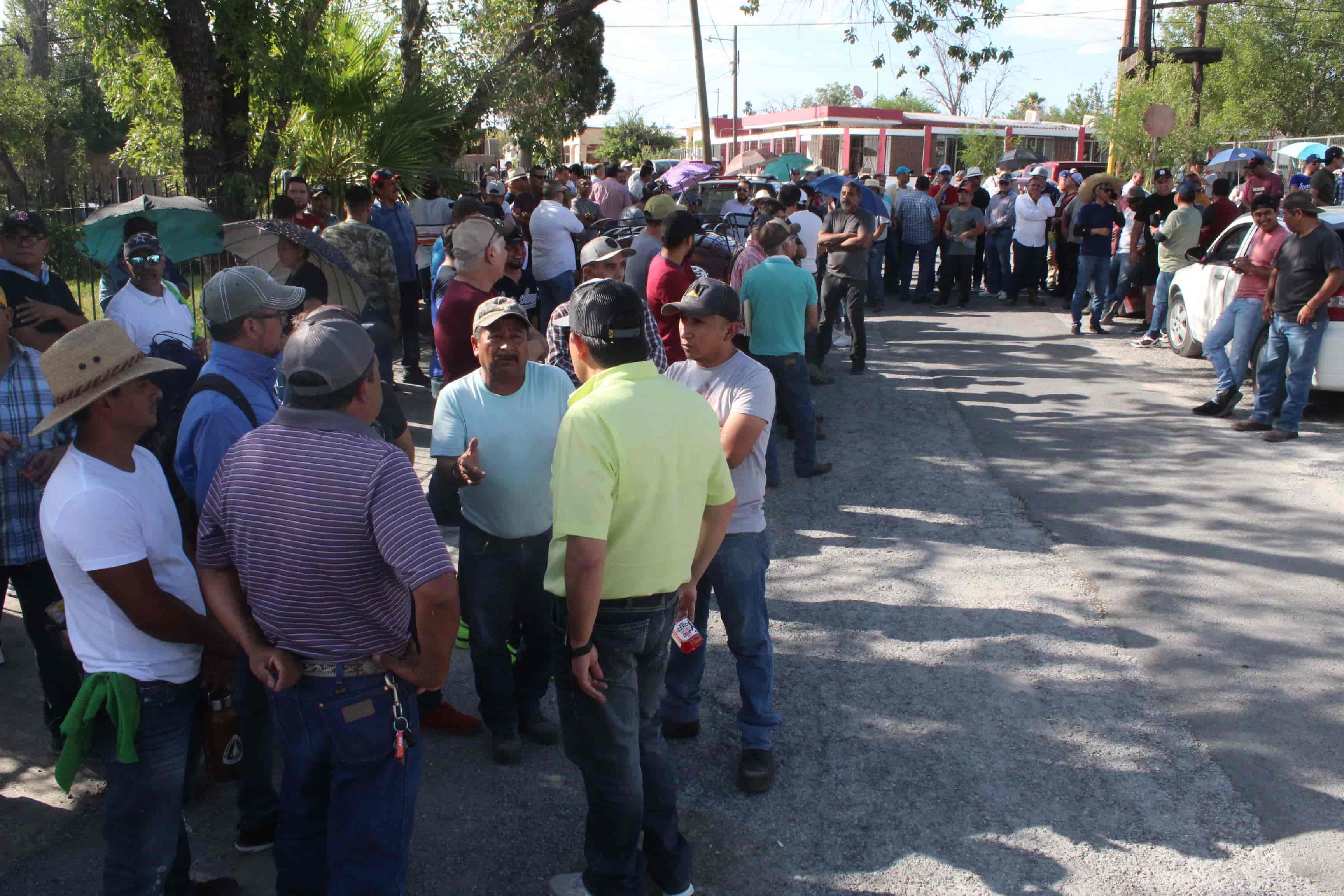 Plantón obrero en Servicios Monclova