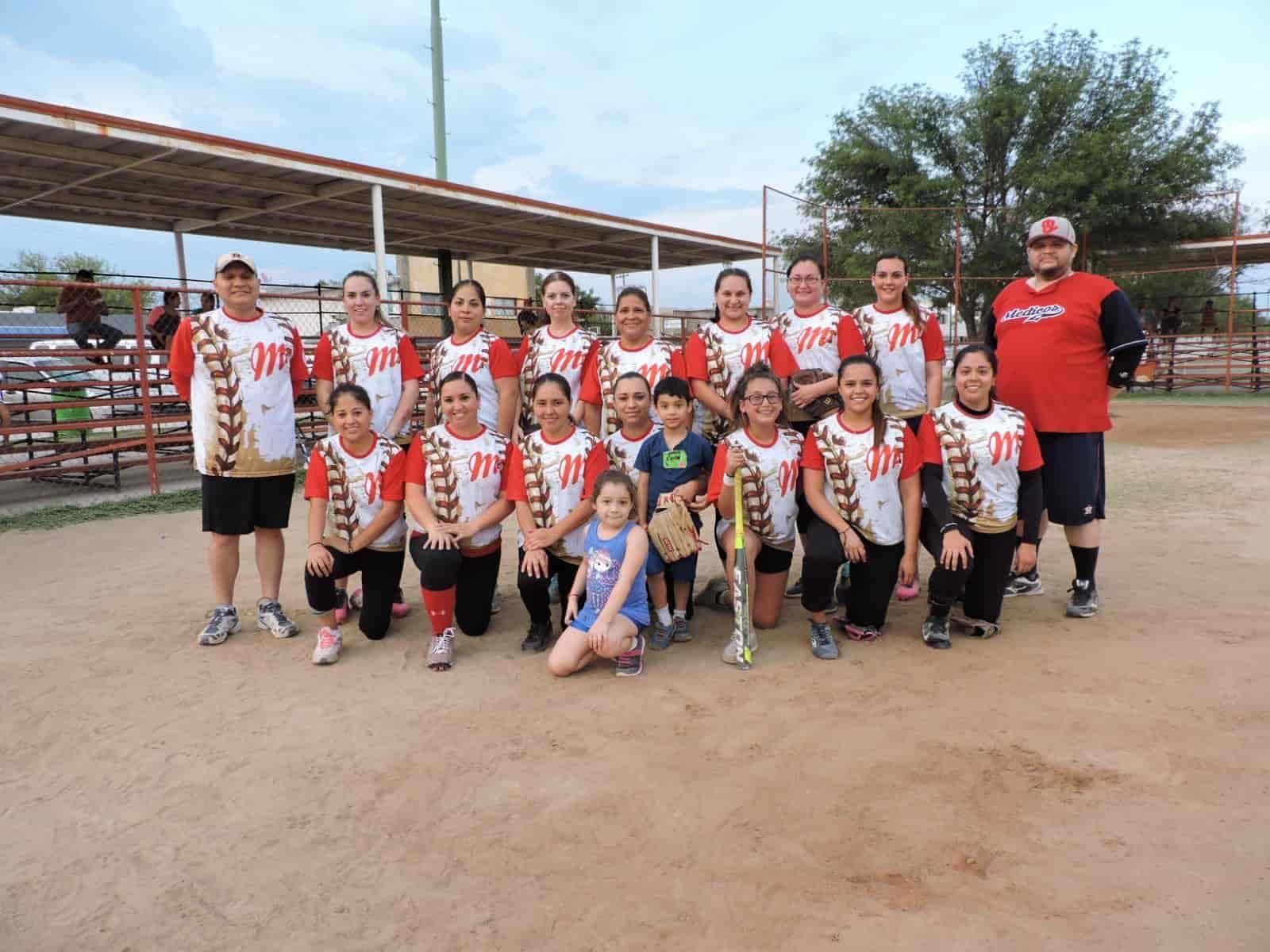 Giants supera a Diablas en el sóftbol