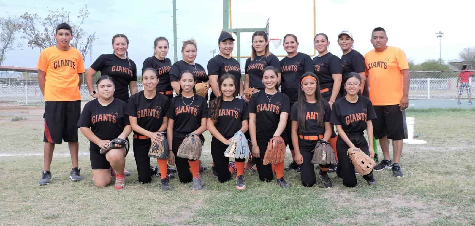 Giants supera a Diablas en el sóftbol