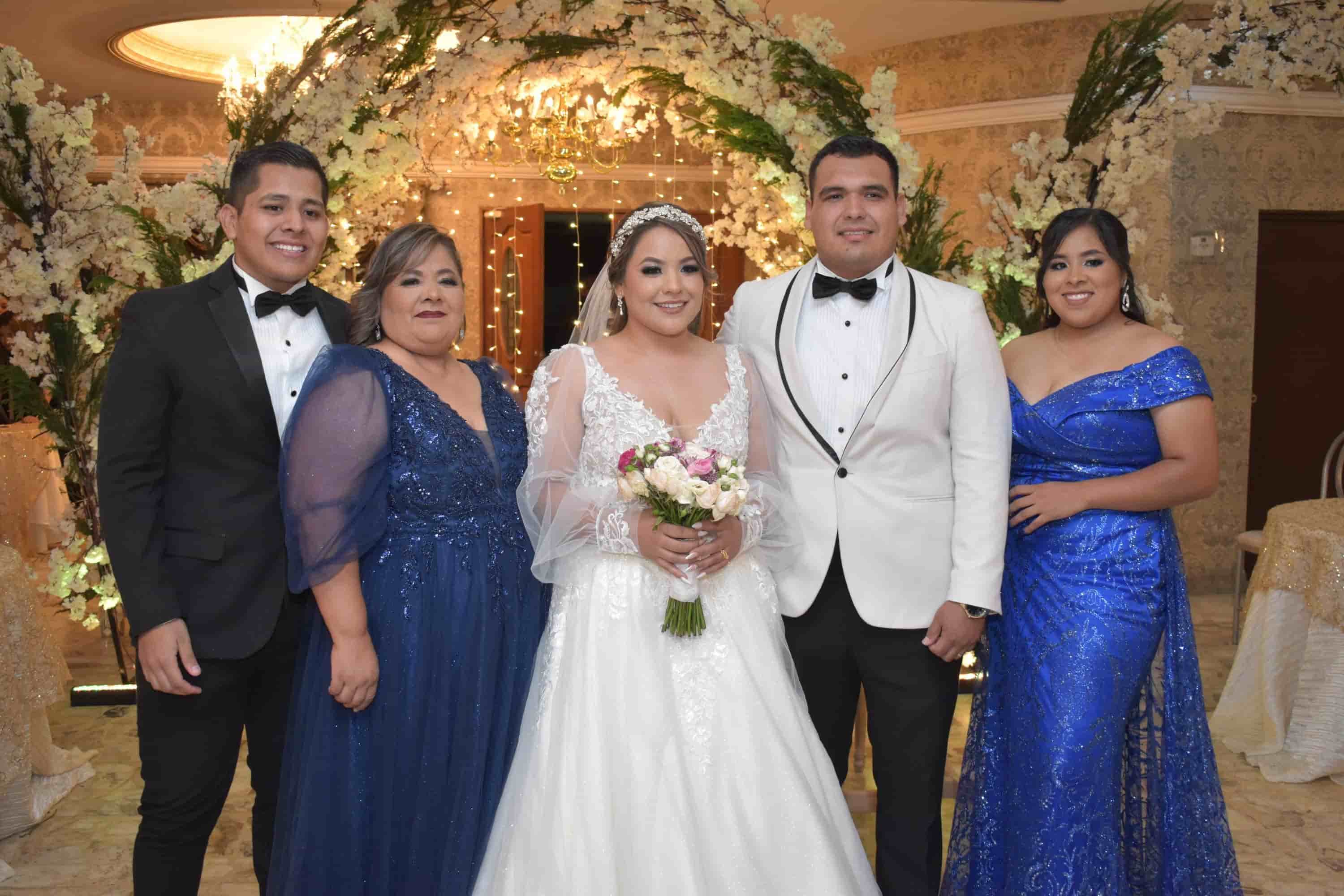 Alondra y Jonathan consagran su amor