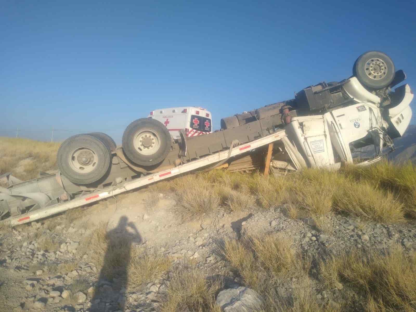 Vuelca armatoste cargado de estuco