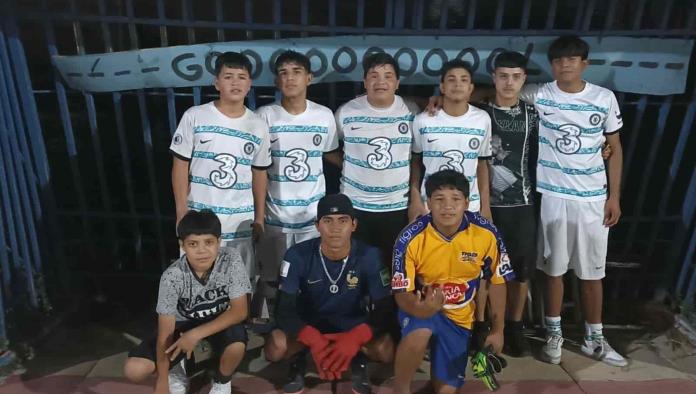 Vapulean a los Canijos en el soccer center League