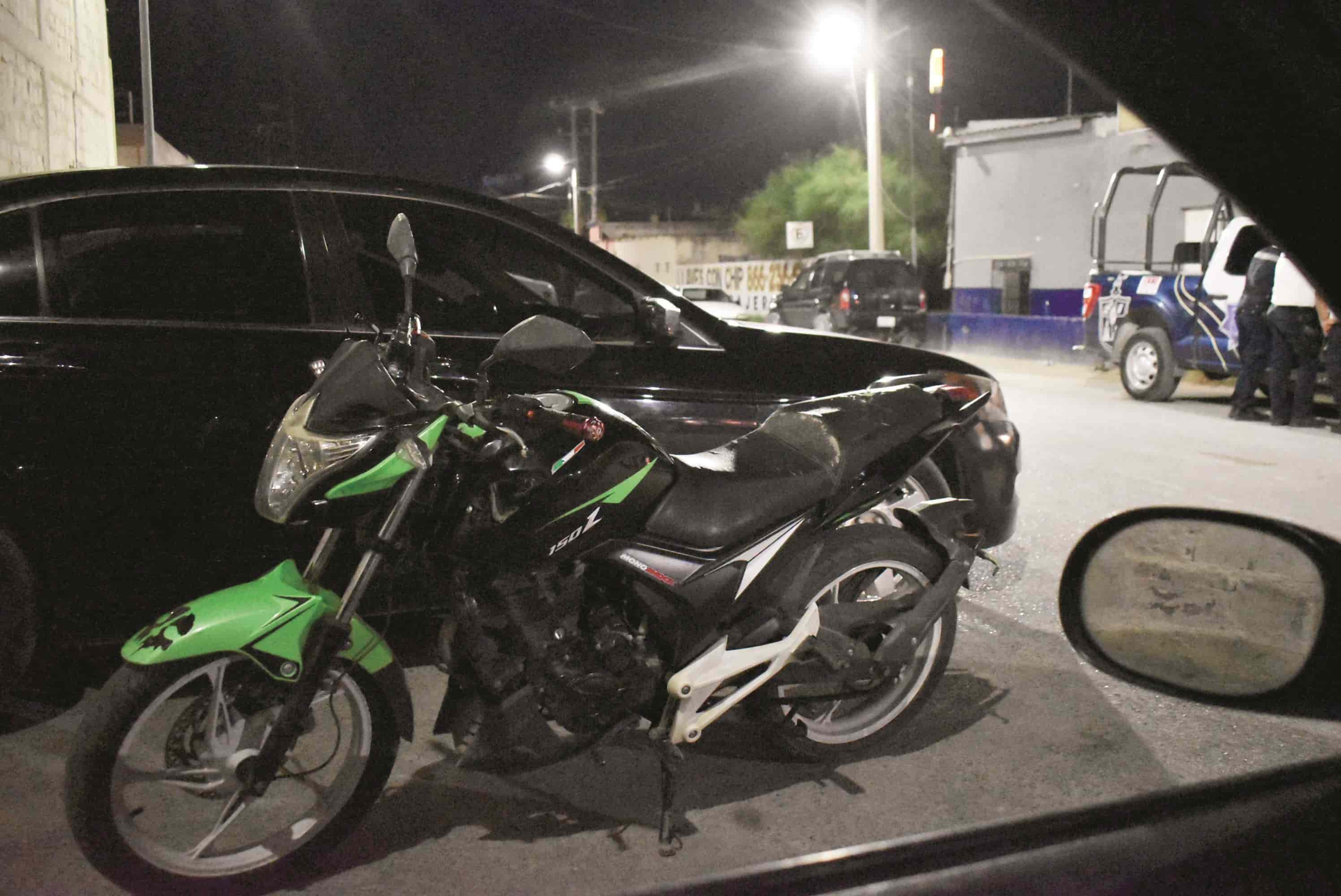 Los adolescentes alteraban el orden en la colonia Colinas a bordo de la motocicleta.