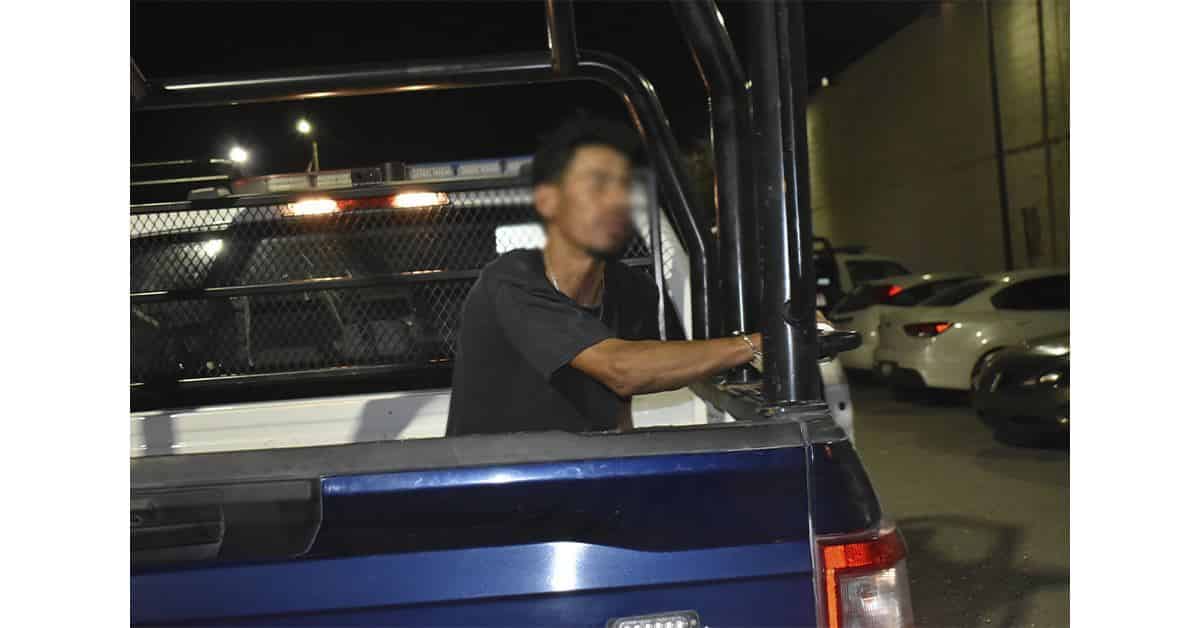 Agarran auto del ‘jale’ para seguir parranda