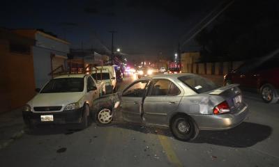 Se avienta vuelta en ´U´ y causa accidente