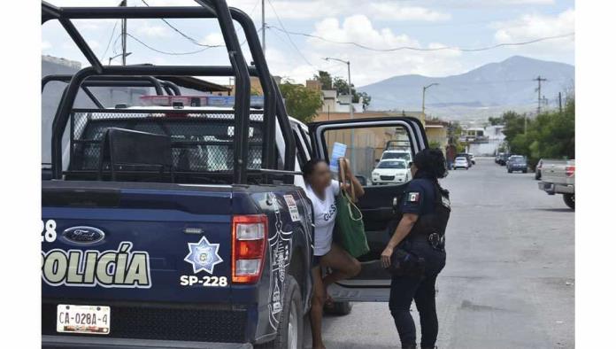 Zafarrancho en SIMAS; golpea mujer a guardia