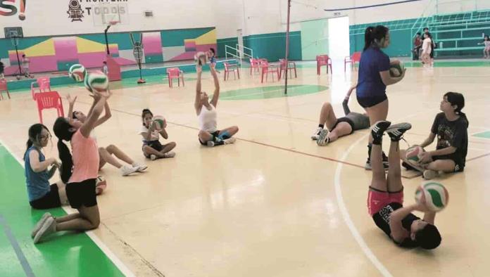 Coordinan Voleibol y Basquetbol de Verano