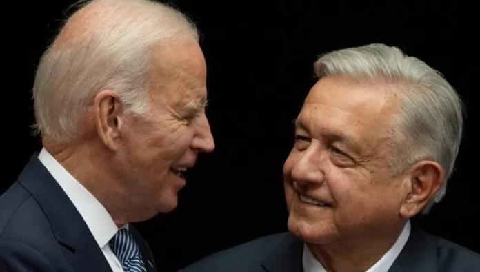 AMLO agradece a Biden por denuncia en contra de Greg Abbott por boyas en rio bravo