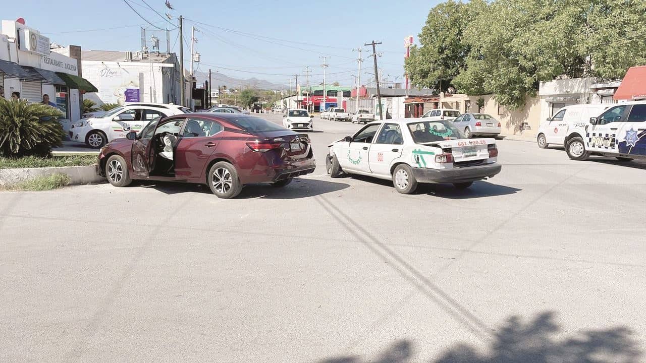 choca con auto del año