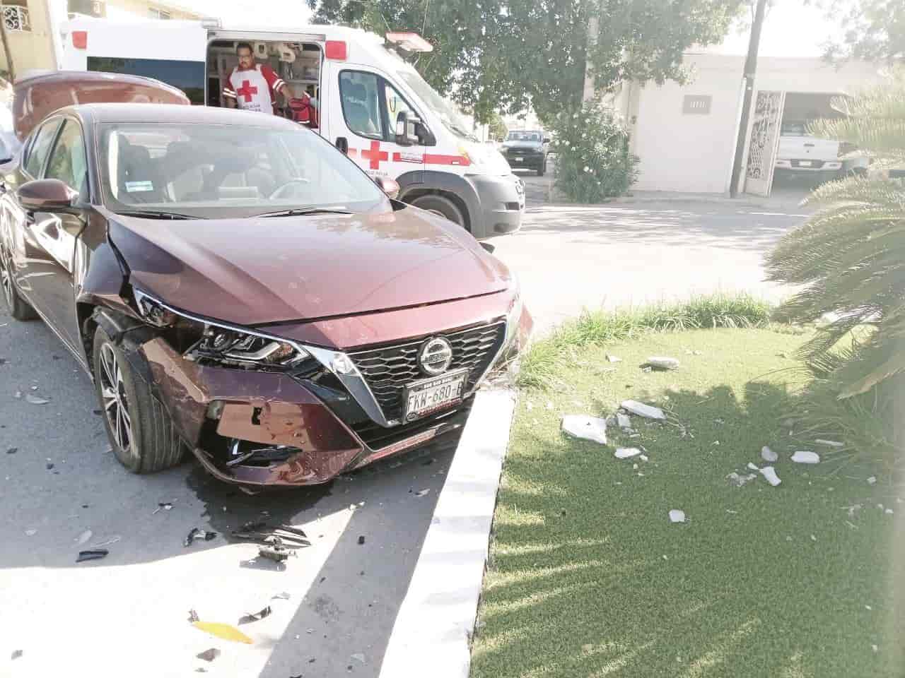 choca con auto del año