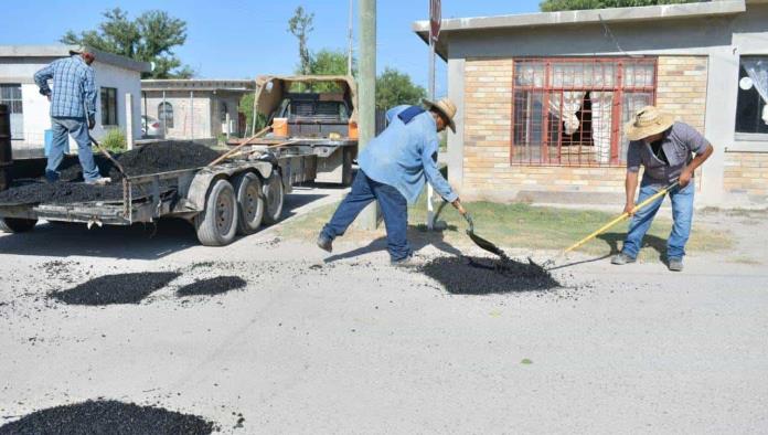 Despliegan obras de bacheo en 11 calles