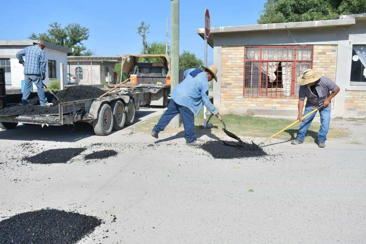 Despliegan obras de bacheo en 11 calles