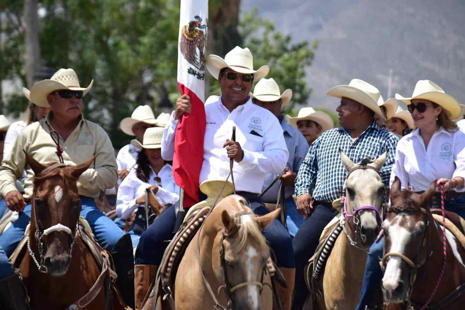 Deslumbra Cabalgata En Cuatro Ciénegas