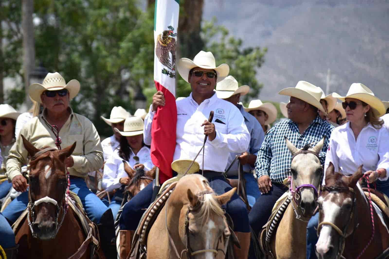 Deslumbra Cabalgata En Cuatro Ciénegas