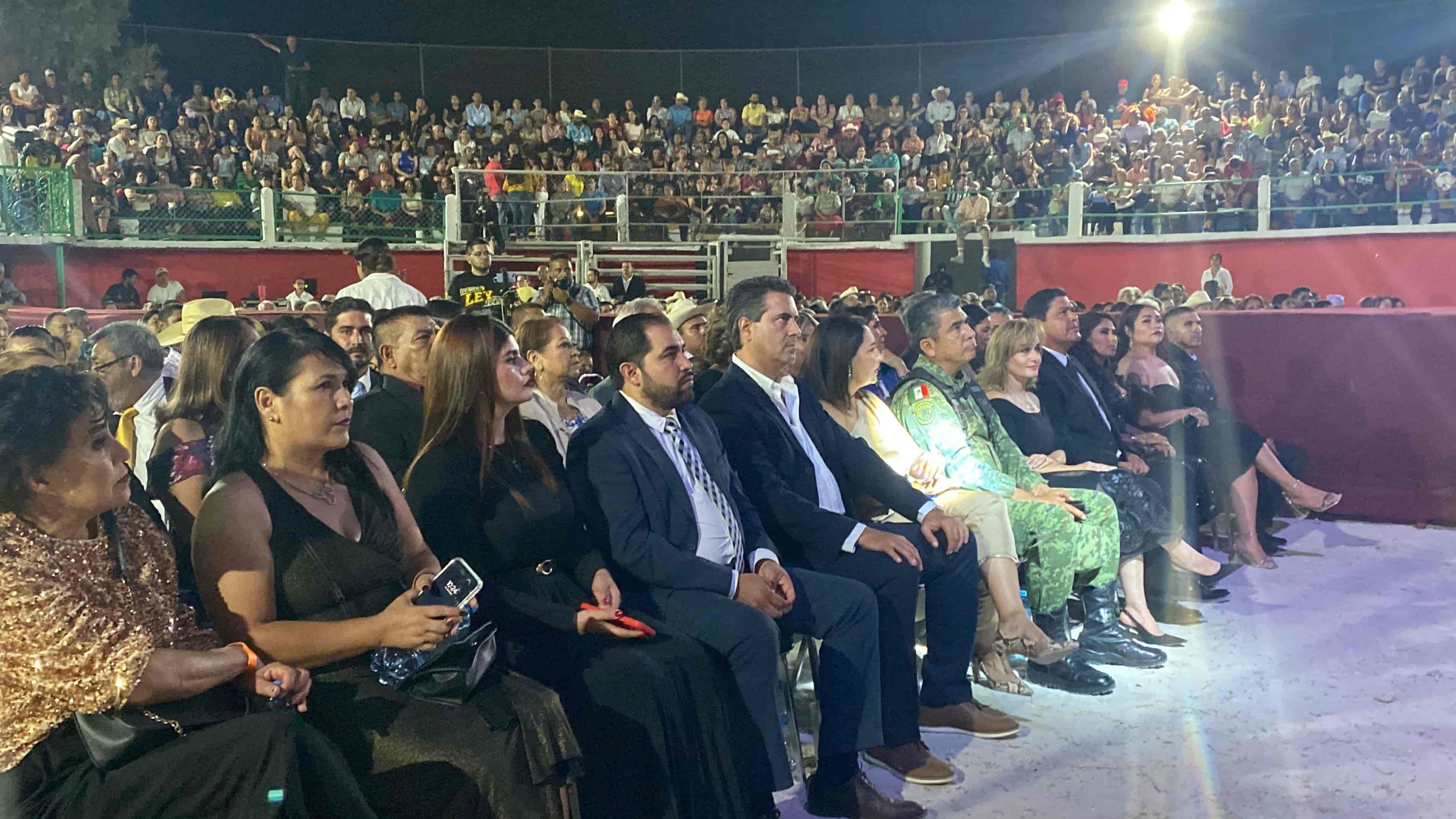 Canta ‘La Firma’ en  Feria de la Uva