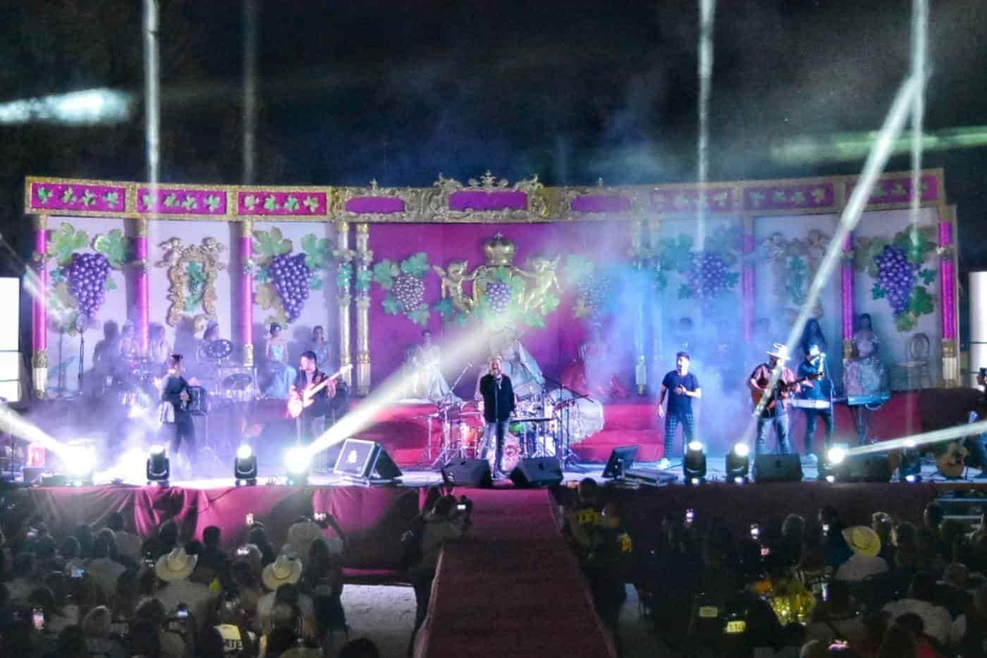 Canta ‘La Firma’ en  Feria de la Uva