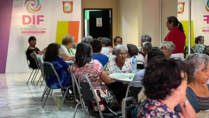 Conviven abuelos de San Buena