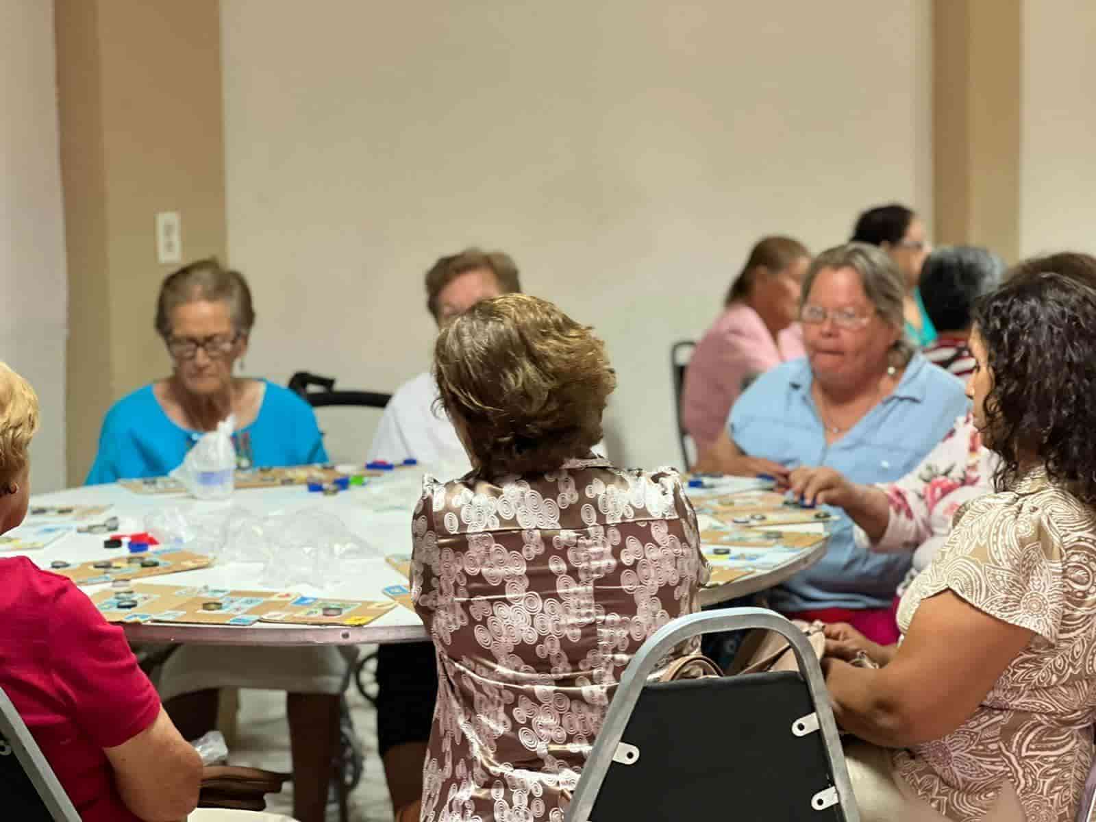 Conviven abuelos de San Buena