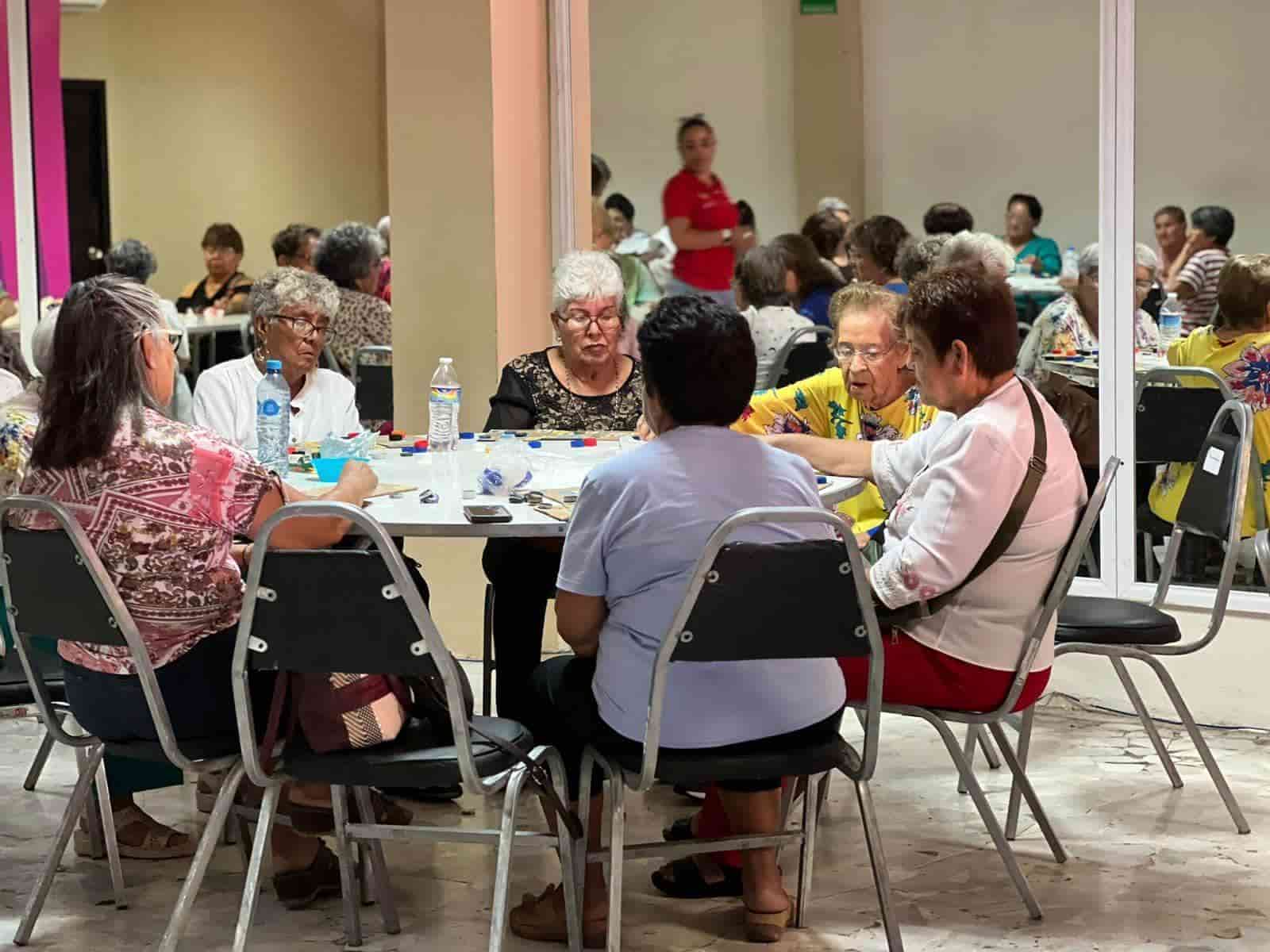 Conviven abuelos de San Buena